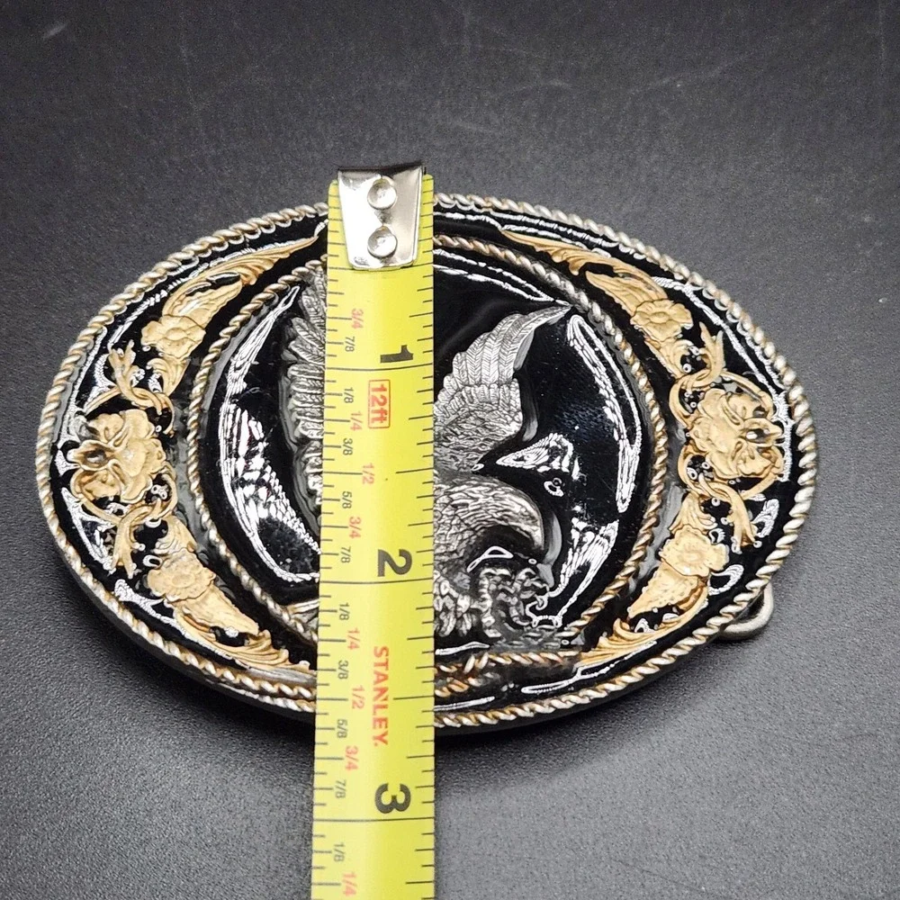Vintage SISKIYOU BUCKLE CO. Flying Eagle Belt Buckle 1991 USA Pewter Outdoors